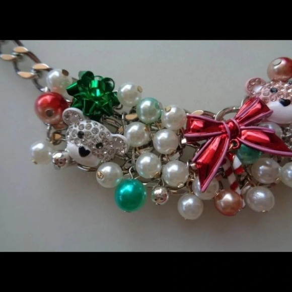 BETSEY JOHNSON SET Christmas Revival Charm Necklace Bracelet 2 Pair Earrings NWT - Picture 5 of 16